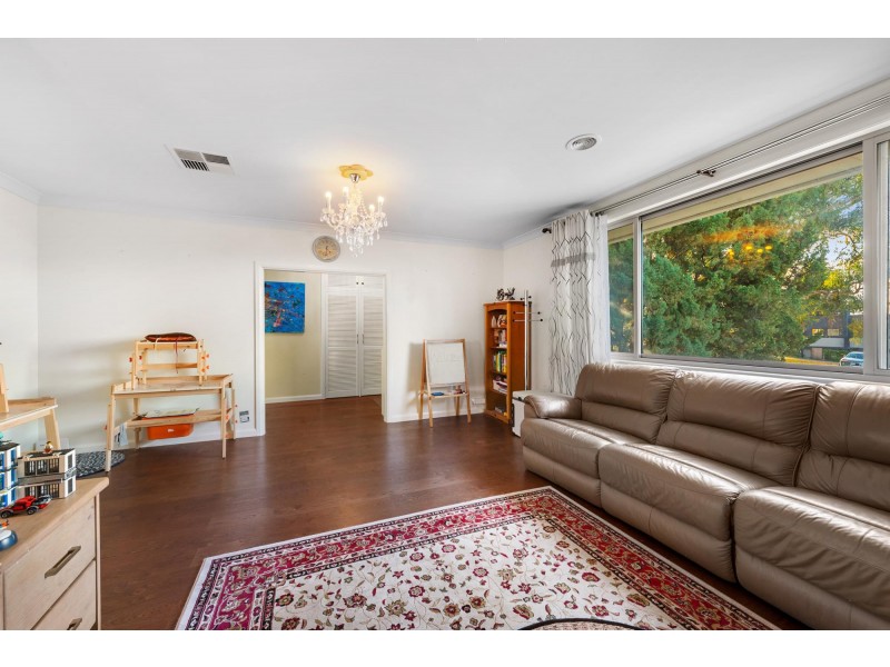 15 Belconnen Way, Weetangera ACT 2614