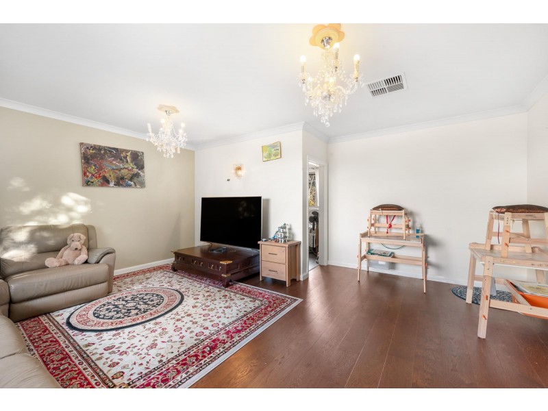 15 Belconnen Way, Weetangera ACT 2614