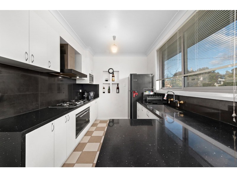 15 Belconnen Way, Weetangera ACT 2614