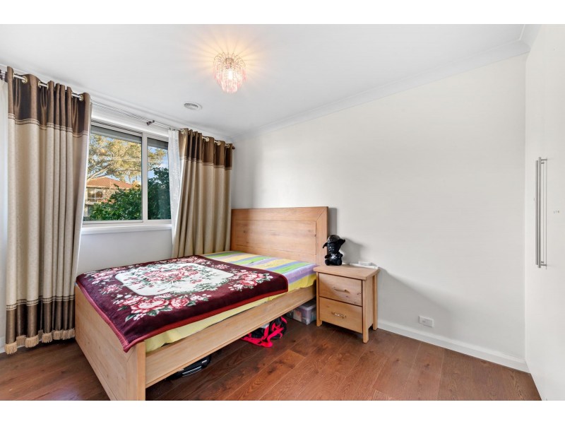 15 Belconnen Way, Weetangera ACT 2614