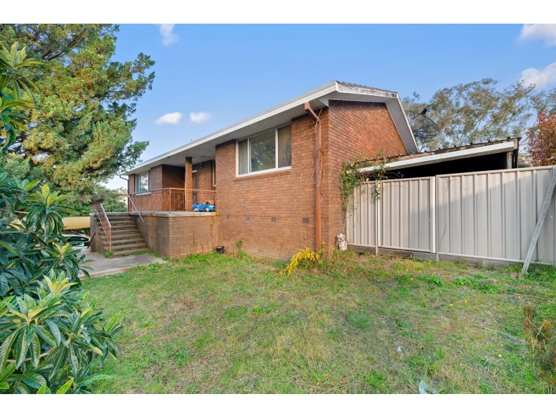 15 Belconnen Way, Weetangera ACT 2614