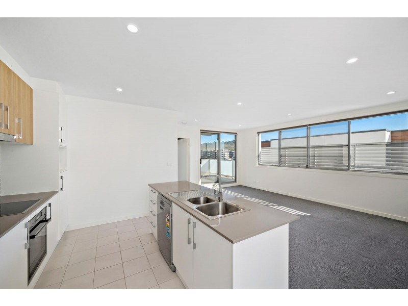 18/120 John Gorton Drive, Coombs NSW 2611