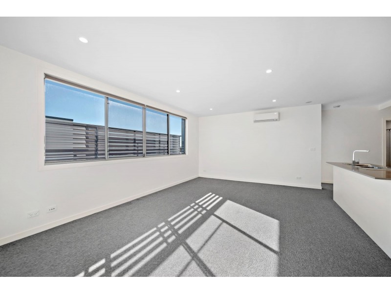 18/120 John Gorton Drive, Coombs NSW 2611