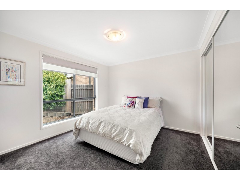 12/204 Macfarlane Burnet Avenue, Macgregor ACT 2615