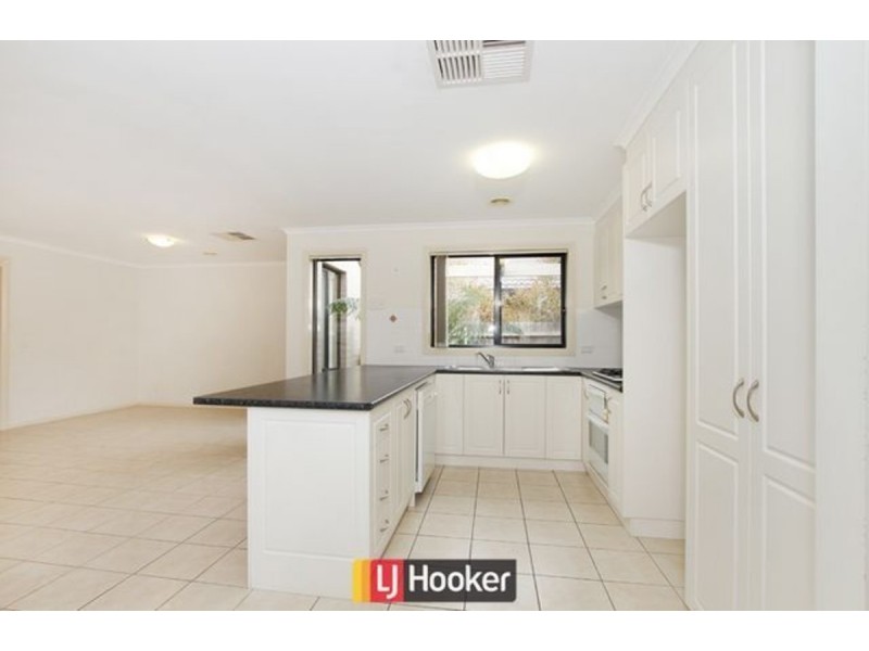 16 May Mills Close, Nicholls ACT 2913