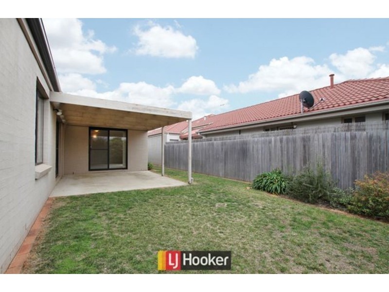 16 May Mills Close, Nicholls ACT 2913