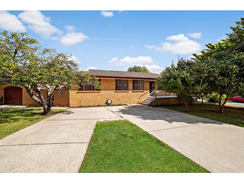 1 Phoenix Place, Giralang ACT 2617