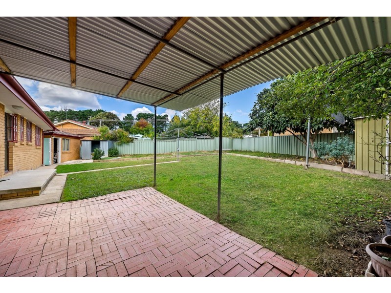 1 Phoenix Place, Giralang ACT 2617
