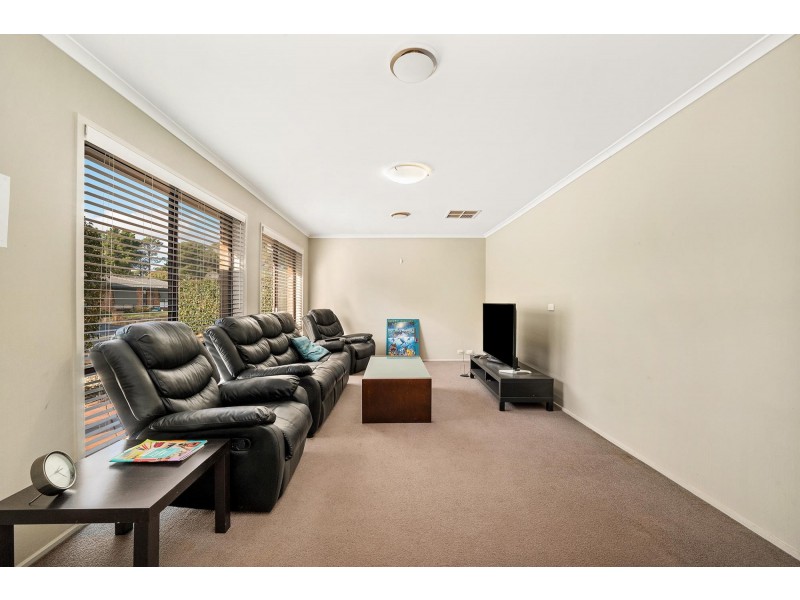 9 Belfield Crescent, Florey ACT 2615
