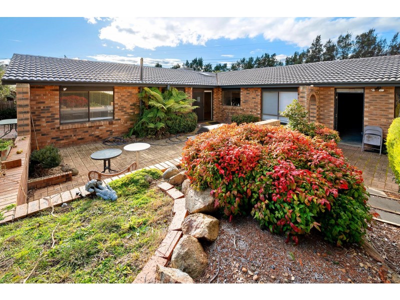 9 Belfield Crescent, Florey ACT 2615
