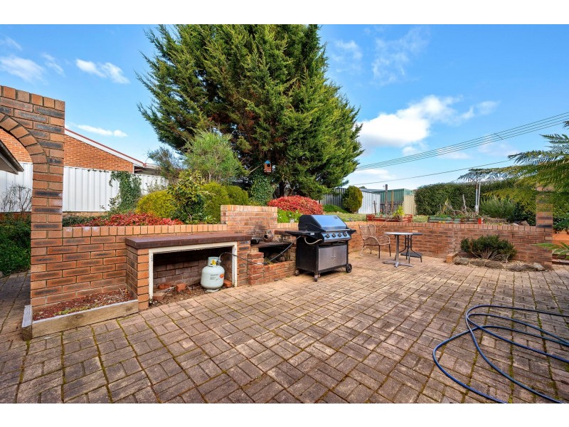 9 Belfield Crescent, Florey ACT 2615