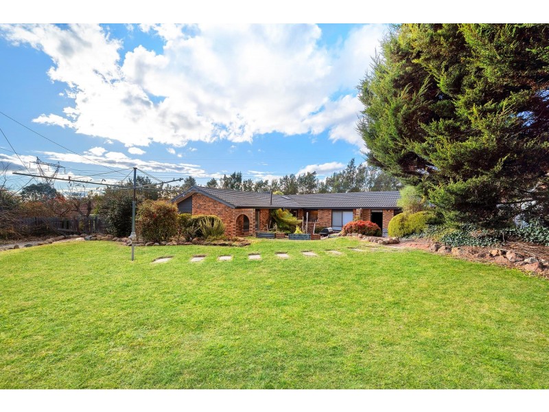 9 Belfield Crescent, Florey ACT 2615