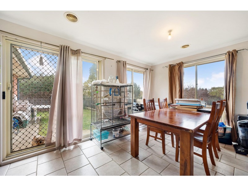 8 Loban Court, Ngunnawal ACT 2913