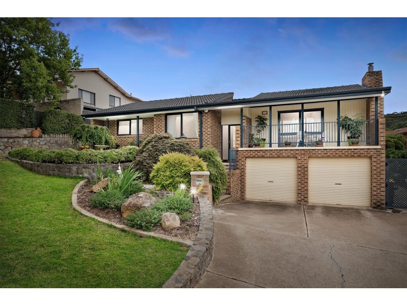 28 Dash Crescent, Fadden ACT 2904