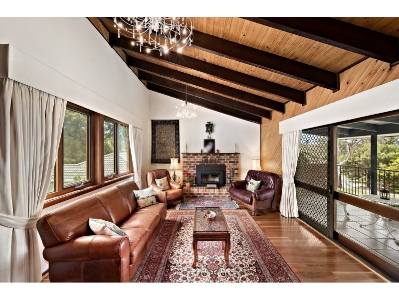 28 Dash Crescent, Fadden ACT 2904