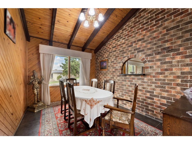 28 Dash Crescent, Fadden ACT 2904