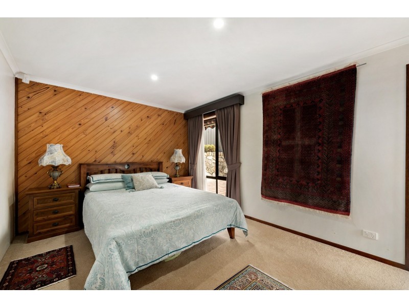 28 Dash Crescent, Fadden ACT 2904