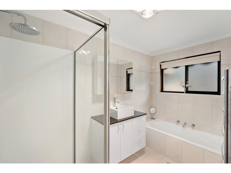 28 Dash Crescent, Fadden ACT 2904