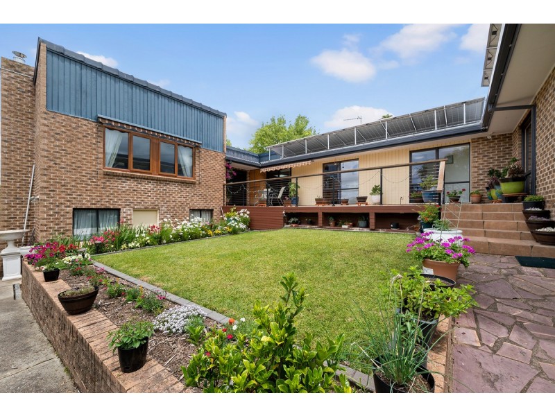 28 Dash Crescent, Fadden ACT 2904