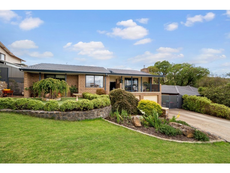 28 Dash Crescent, Fadden ACT 2904
