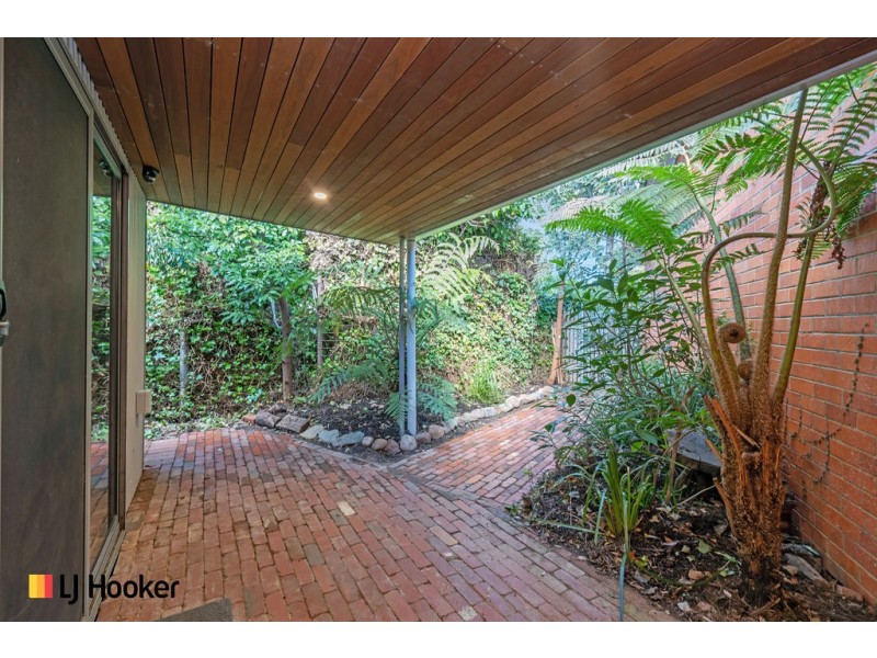 6 A Stanley Street, Hackett ACT 2602