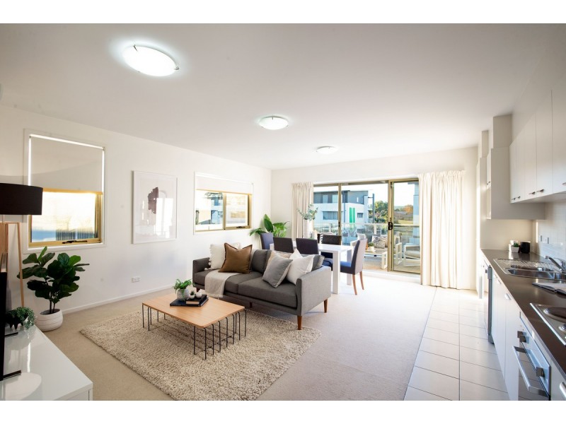 90/329 Flemington Road, Franklin ACT 2913