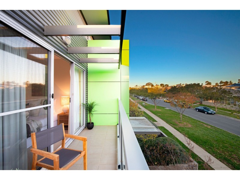 90/329 Flemington Road, Franklin ACT 2913