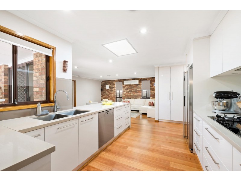 9 Duterrau Crescent, Lyneham ACT 2602