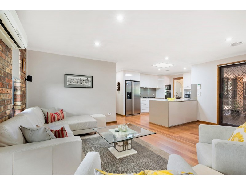 9 Duterrau Crescent, Lyneham ACT 2602