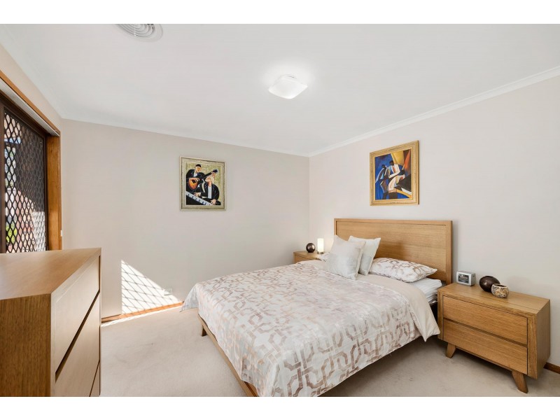 9 Duterrau Crescent, Lyneham ACT 2602