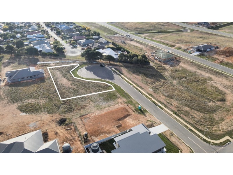 7 Strathmore Place, Bungendore NSW 2621