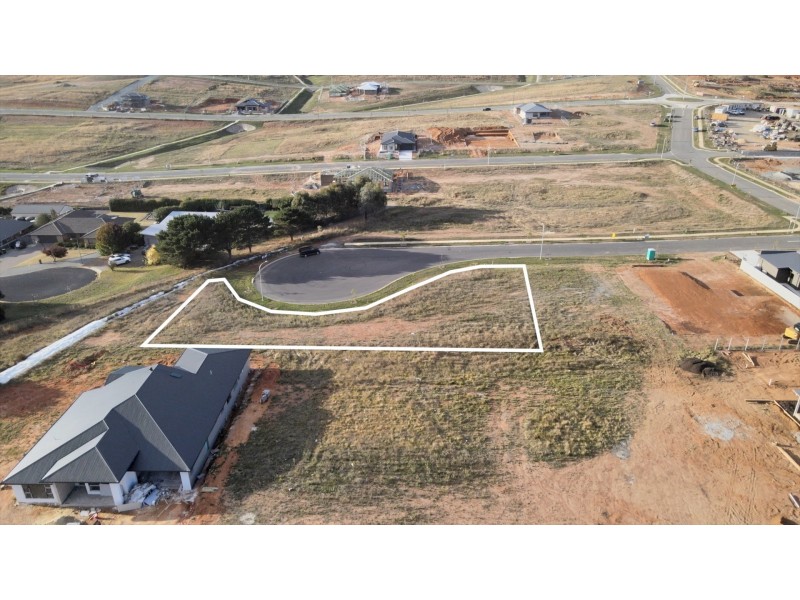7 Strathmore Place, Bungendore NSW 2621