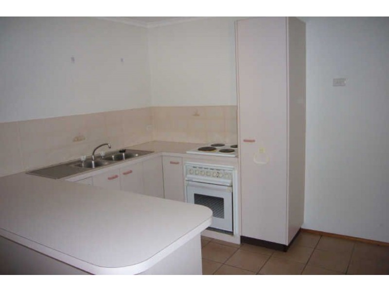 2/32 Crisp Circuit, Bruce ACT 2617