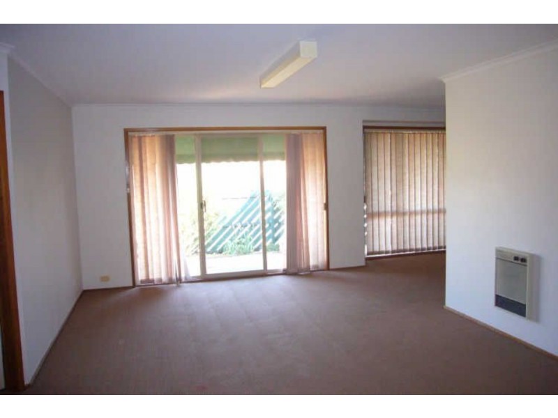 2/32 Crisp Circuit, Bruce ACT 2617