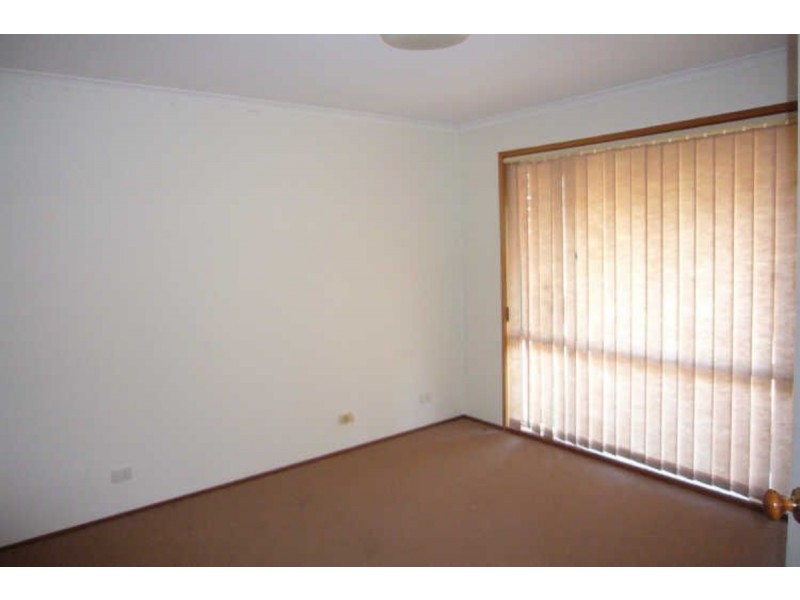 2/32 Crisp Circuit, Bruce ACT 2617