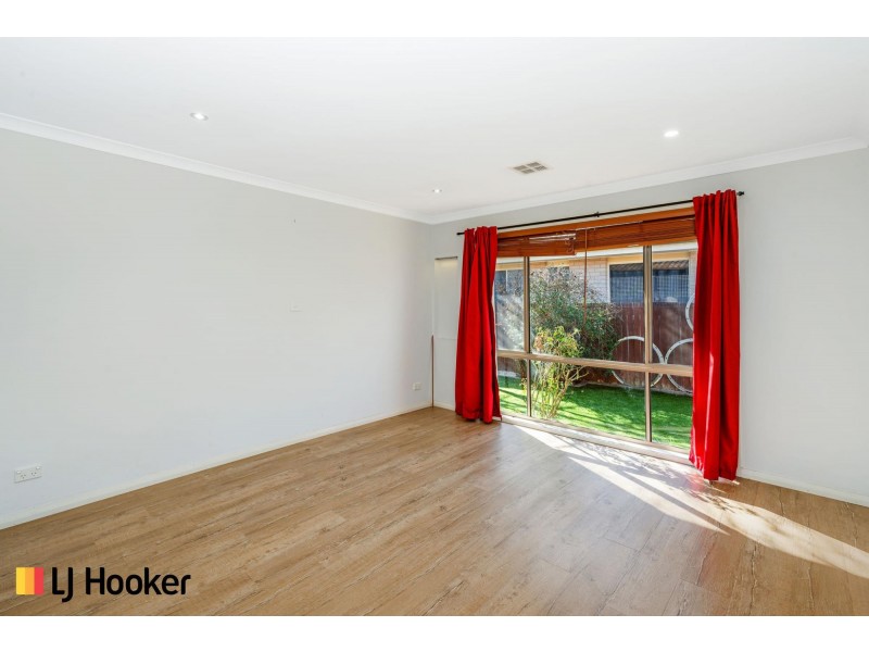 8 Ikara Close, Dunlop ACT 2615