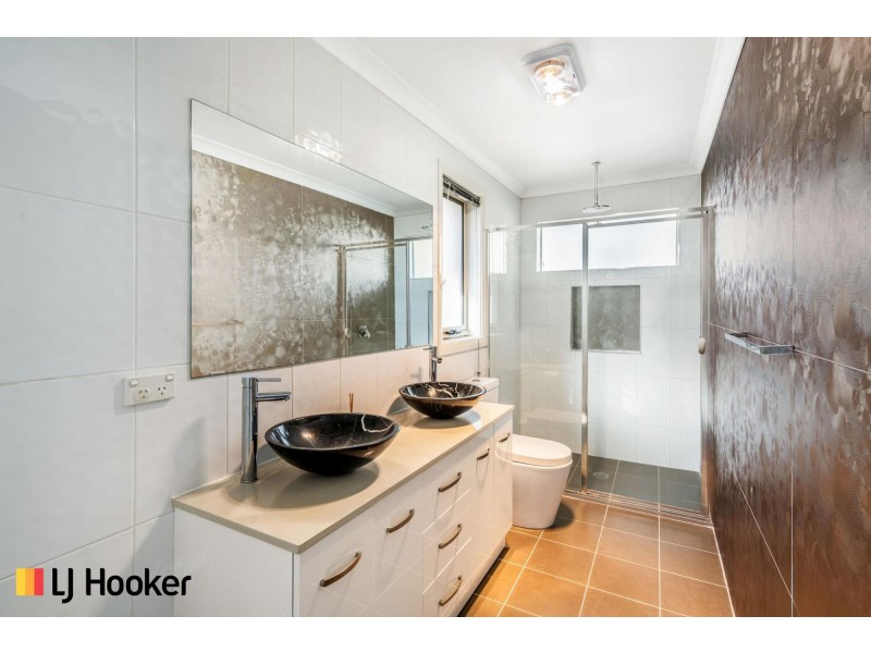8 Ikara Close, Dunlop ACT 2615