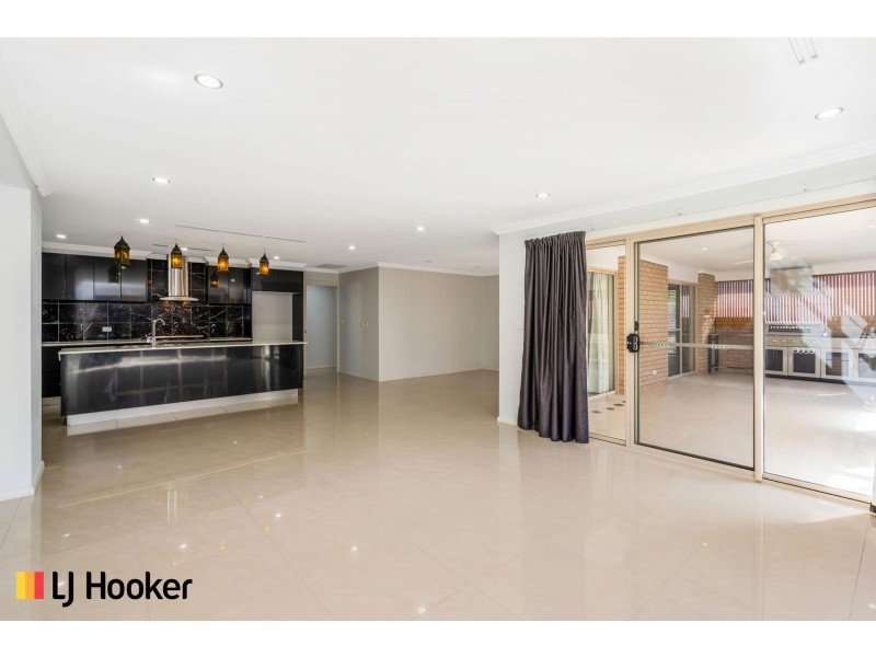 8 Ikara Close, Dunlop ACT 2615