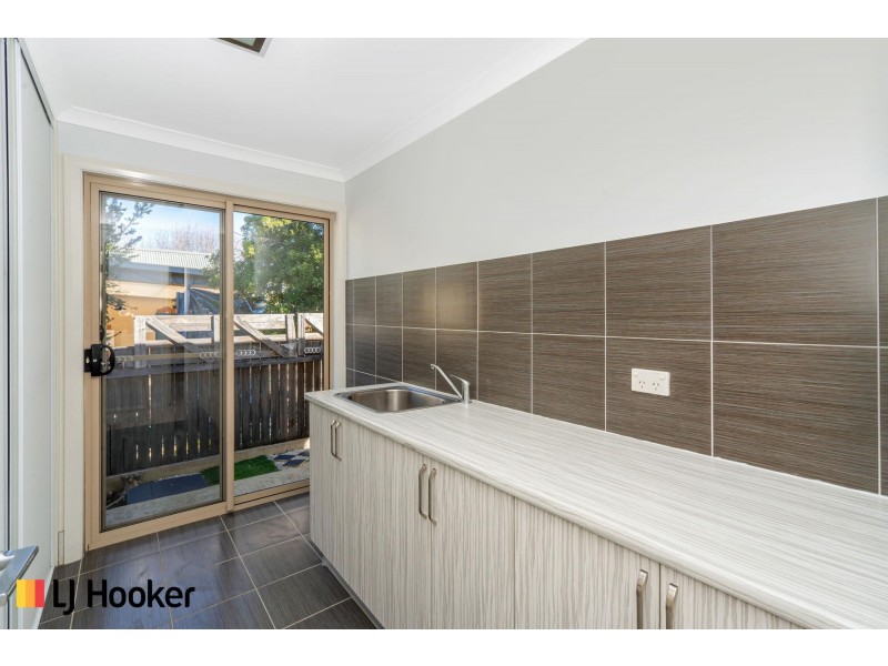 8 Ikara Close, Dunlop ACT 2615