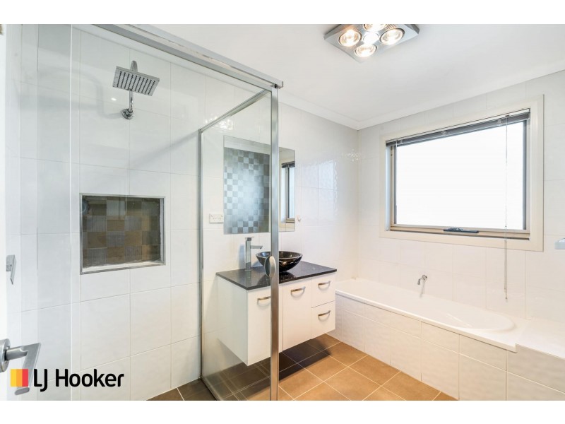 8 Ikara Close, Dunlop ACT 2615