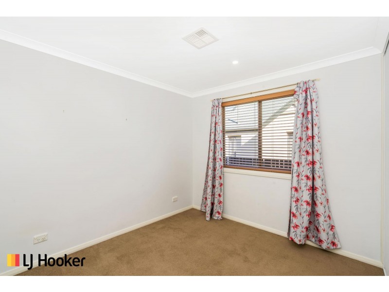8 Ikara Close, Dunlop ACT 2615