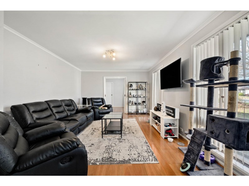 76 Osburn Drive, Macgregor ACT 2615