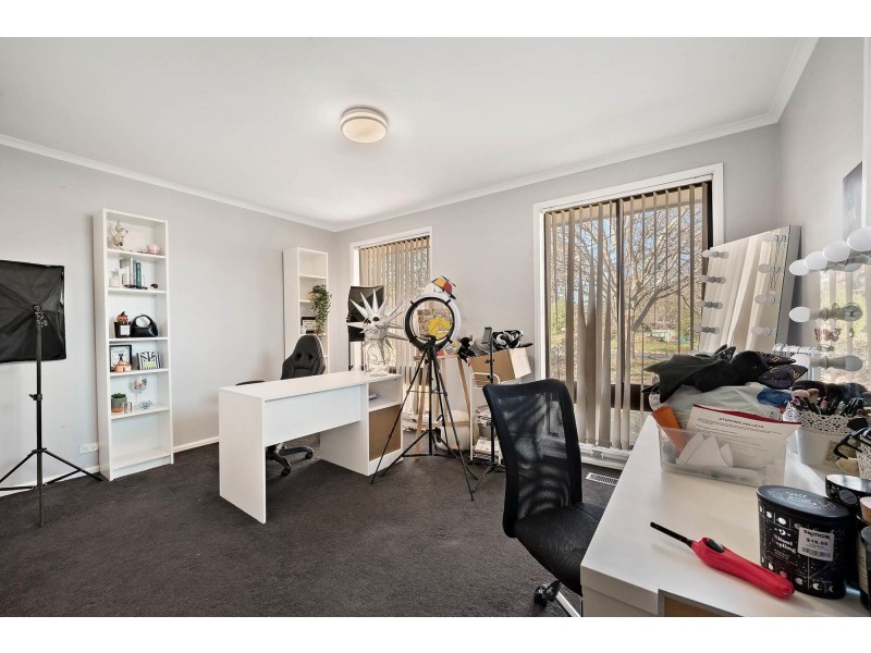 76 Osburn Drive, Macgregor ACT 2615