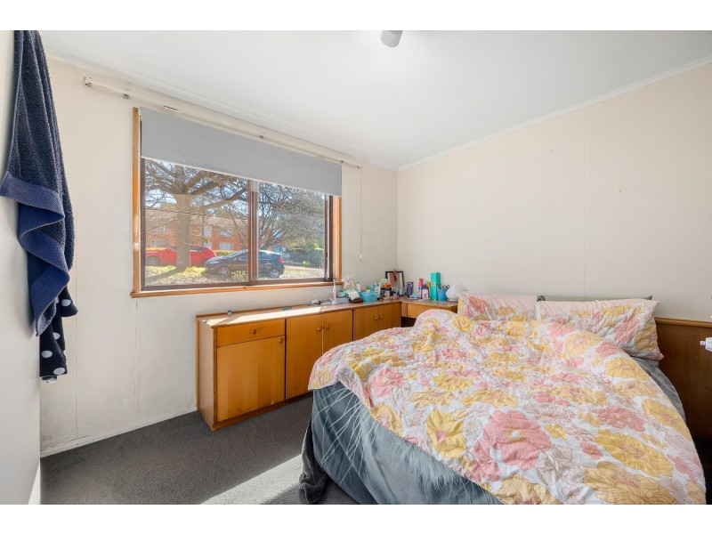 16 Mackennal Street, Lyneham ACT 2602