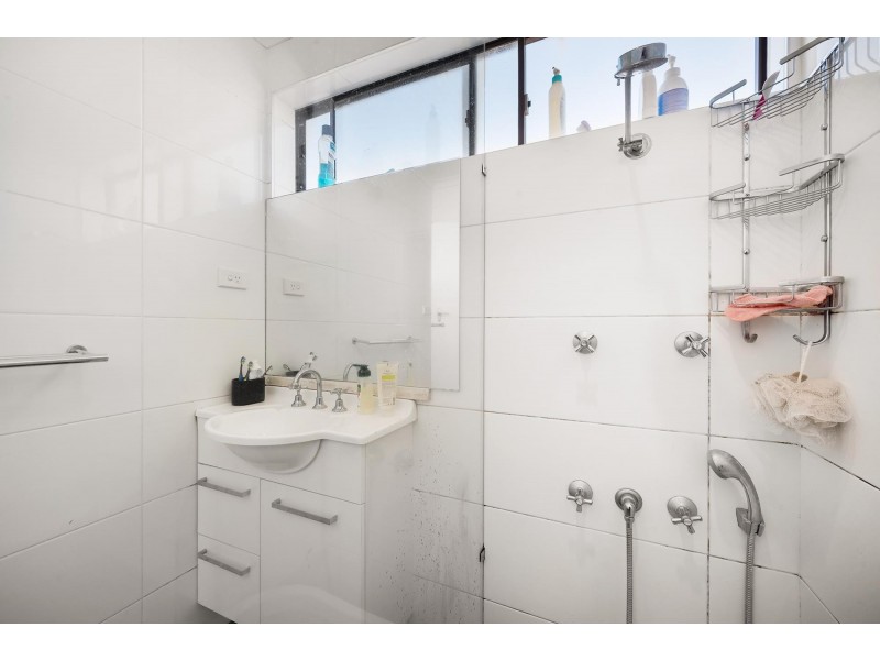 16 Mackennal Street, Lyneham ACT 2602