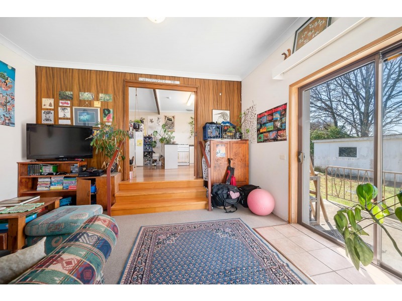 16 Mackennal Street, Lyneham ACT 2602