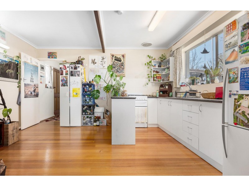 16 Mackennal Street, Lyneham ACT 2602