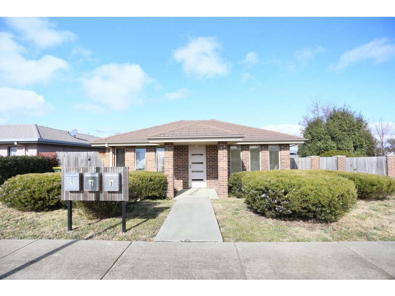 1/2 Kylie Tennant Street, Franklin ACT 2913