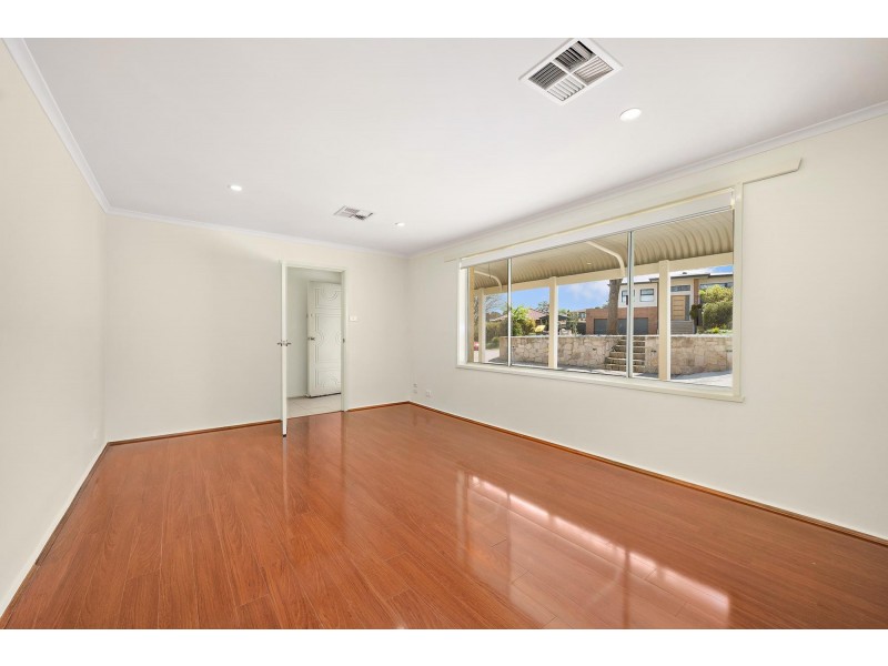 12 Kinalung Place, Giralang ACT 2617