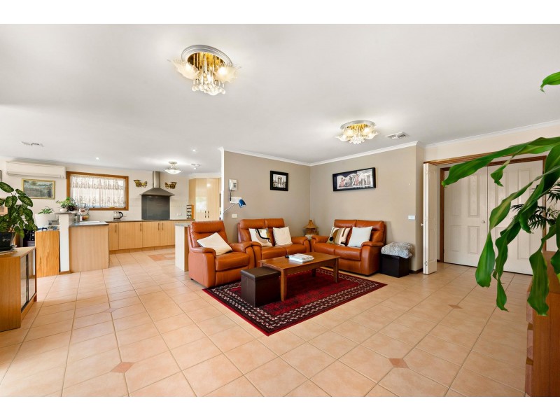 15 Ebeling Court, Nicholls ACT 2913